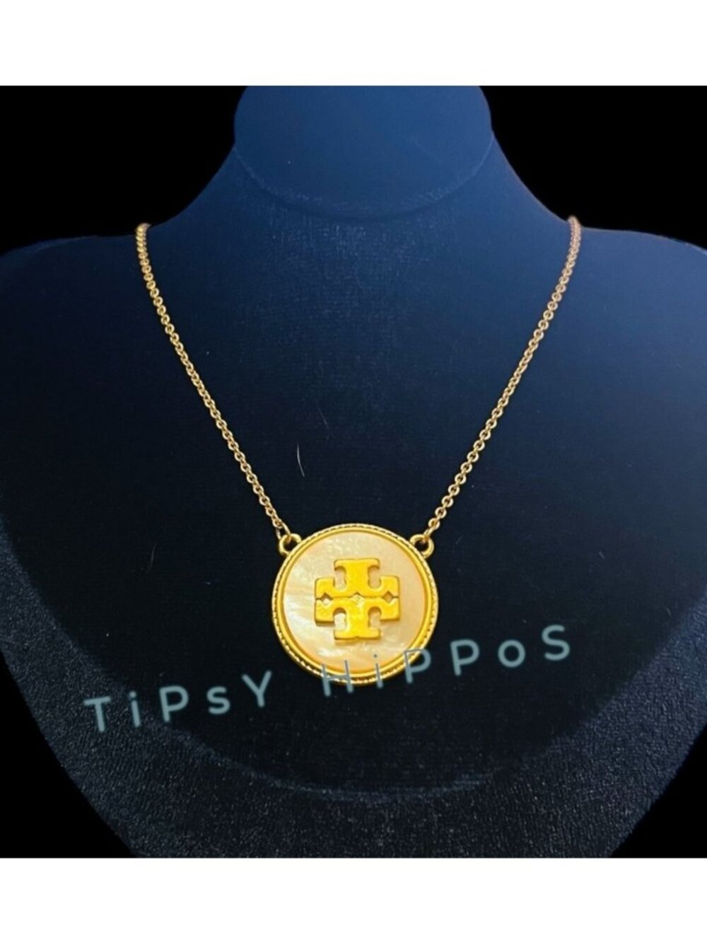 Beautiful Tory Burch Kira Mother of Pearl &amp; Gold Pendant Necklace